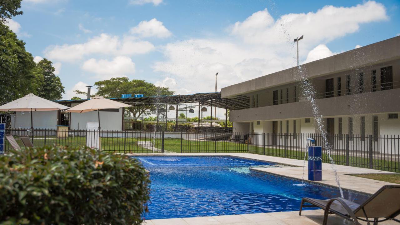 Hotel Palo Grande Cf Pereira Combia Exterior foto